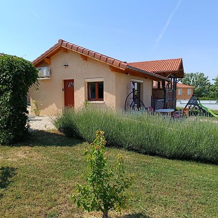 Studio Avec Terrasse Au Calme Jayat ภายนอก รูปภาพ